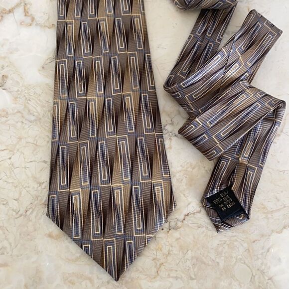 Guy Laroche 100% Silk Abstract Tie - Picture 5 of 5